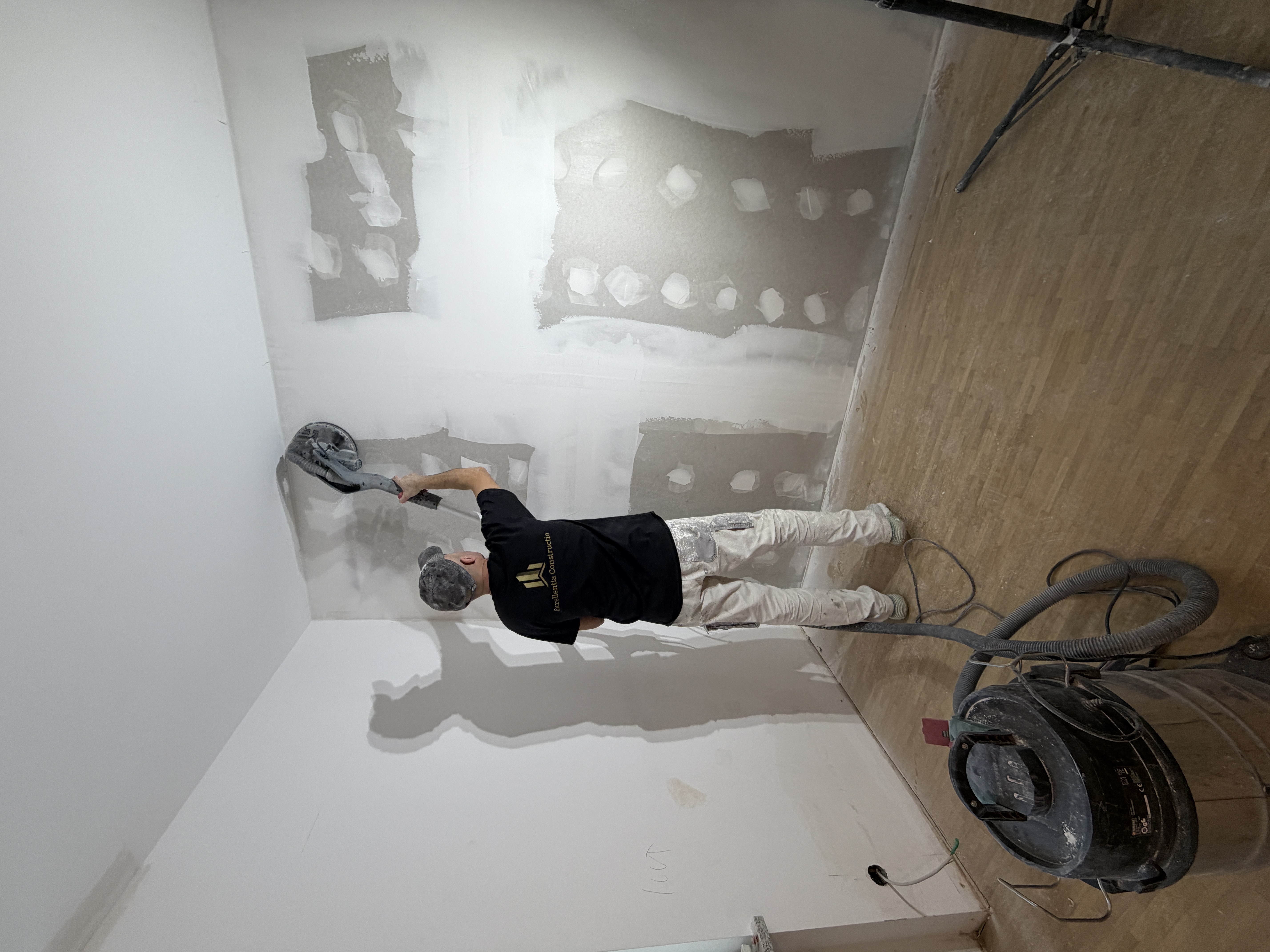 Сотрудник 1